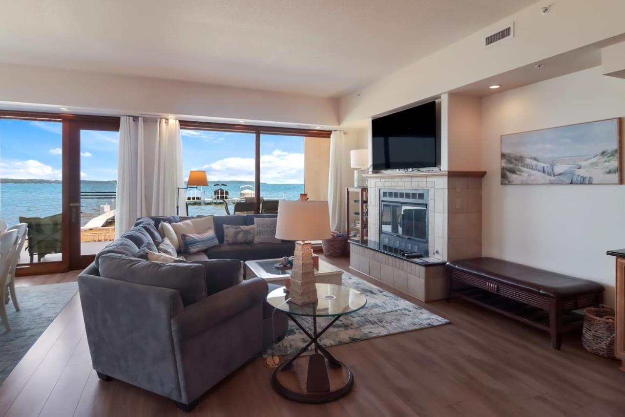 Sugar Beach Villa 1012 Luxury Waterfront Condo Traverse City Luaran gambar