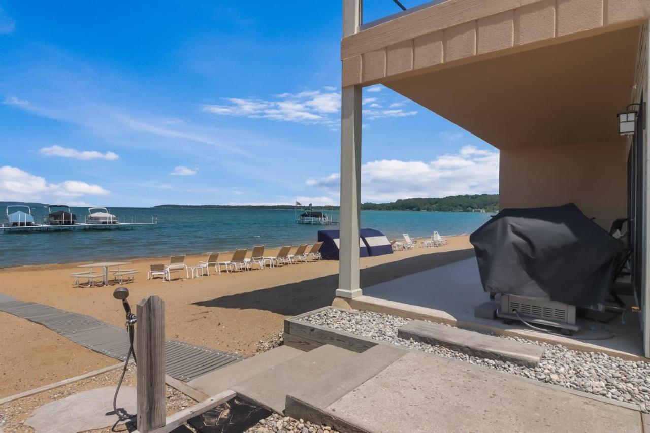 Sugar Beach Villa 1012 Luxury Waterfront Condo Traverse City Luaran gambar