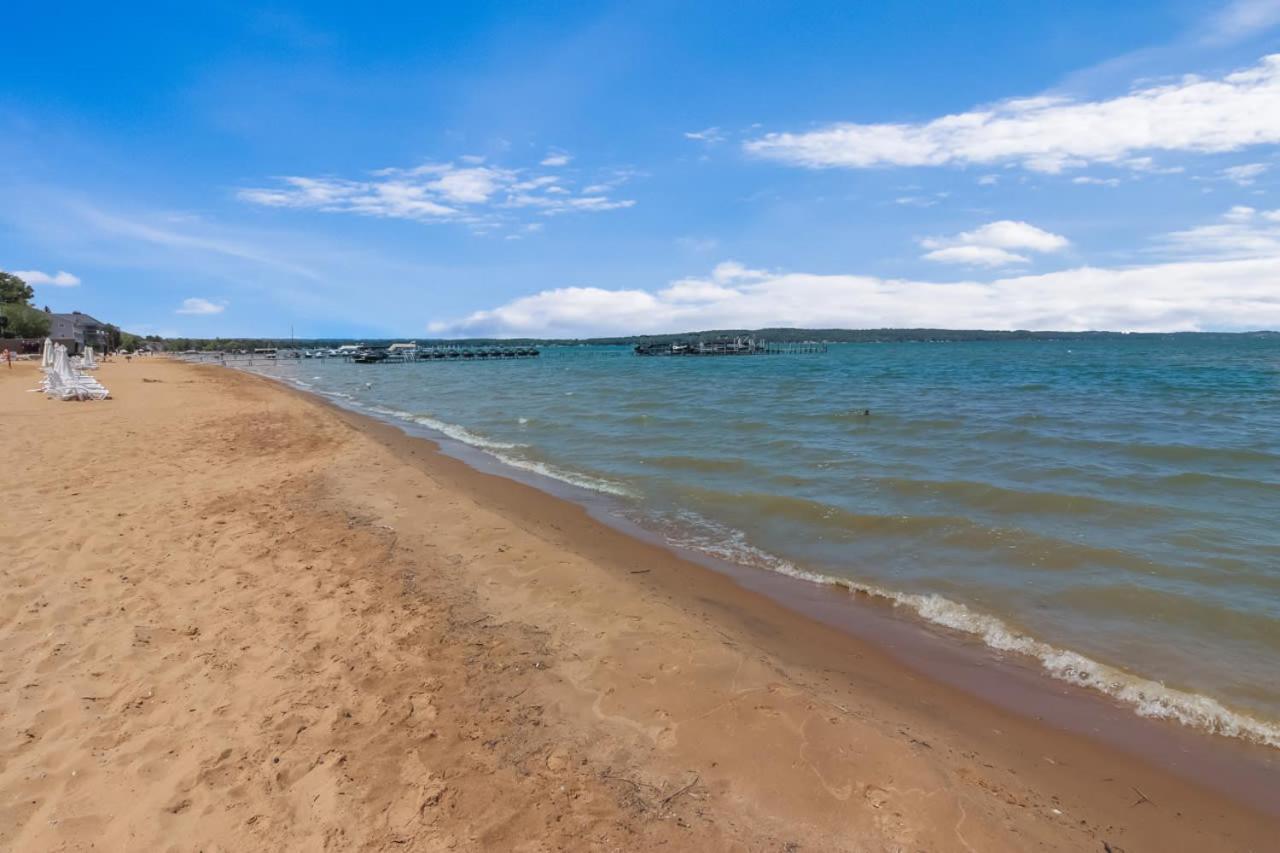Sugar Beach Villa 1012 Luxury Waterfront Condo Traverse City Luaran gambar