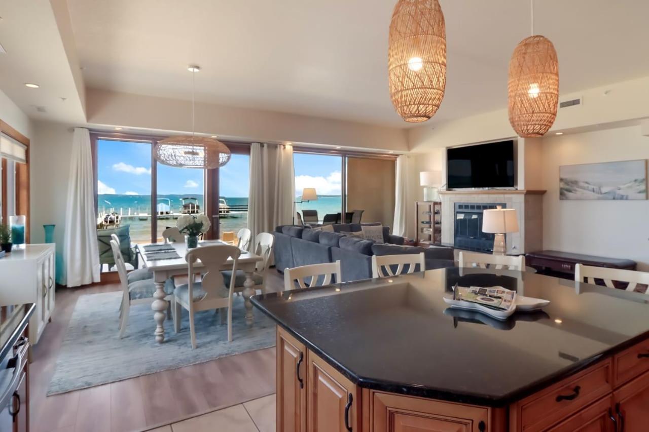Sugar Beach Villa 1012 Luxury Waterfront Condo Traverse City Luaran gambar