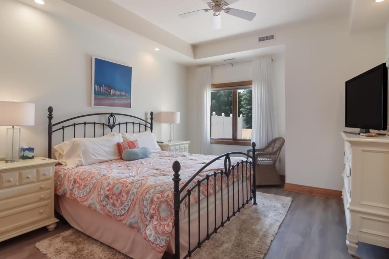 Sugar Beach Villa 1012 Luxury Waterfront Condo Traverse City Luaran gambar