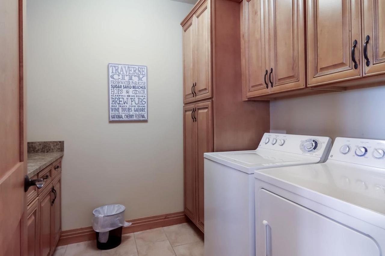 Sugar Beach Villa 1012 Luxury Waterfront Condo Traverse City Luaran gambar